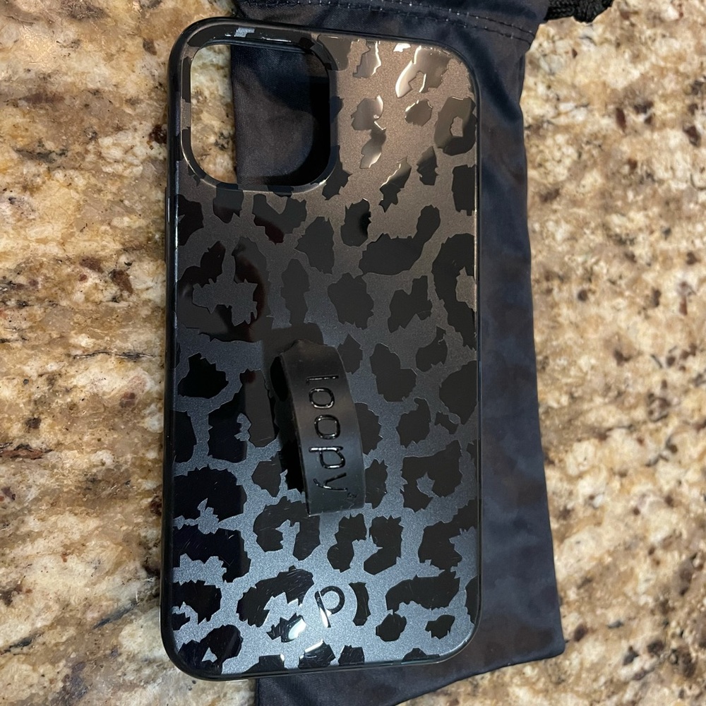 Loopy iPhone 12/12 Pro Case. Excellent condition.